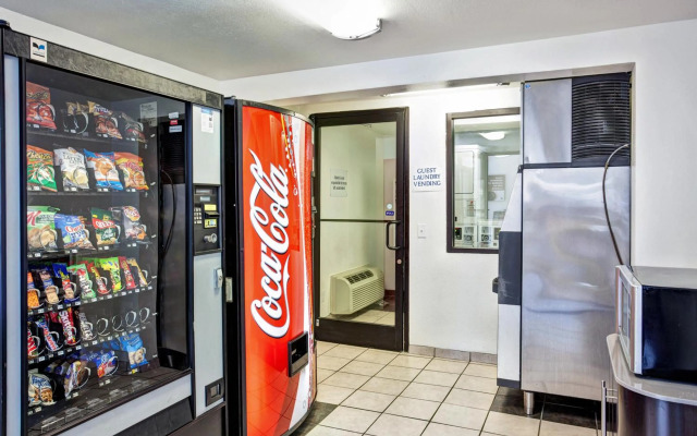 Travelodge by Wyndham Fayetteville