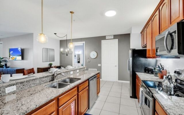 Vista Cay Magic 3 Bedroom Condo by RedAwning