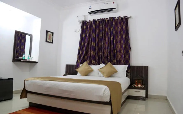 Hotel Sky Light Royal Stay