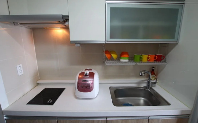 Prada Hotel & Pension