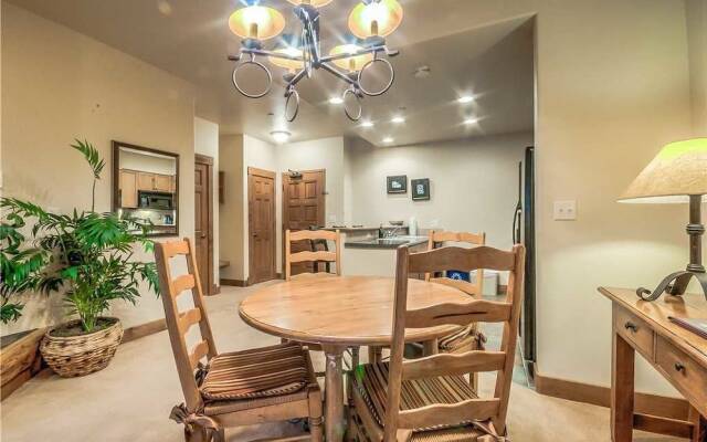 Timberline Lodge 2111