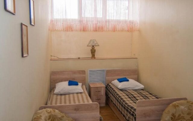 Hostel 44