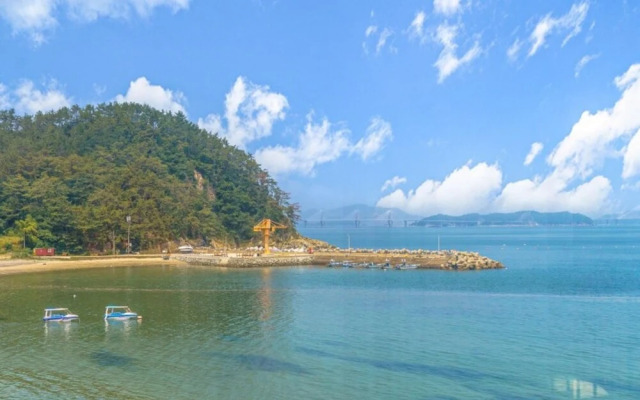 Geoje Doomomongdol Pension