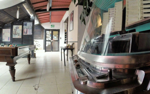 L'AUBERGE INN - Hostel