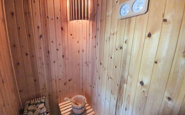 Stunning Home in Kiato With Sauna, Wifi and 5 Bedrooms