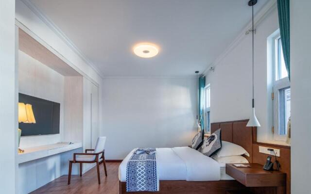 Dali T Hotel