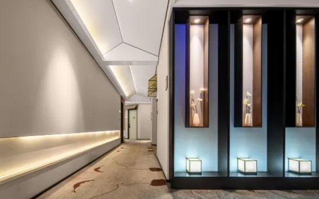 Moshang Light House Hotel (Zhengzhou South China City Longhu Jinyicheng Shopping Center) — фото 4
