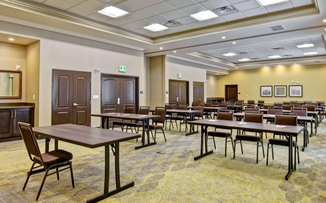 Hampton Inn & Suites by Hilton Saskatoon Airport