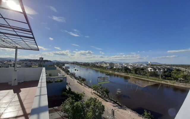 Dinh Huong Hotel