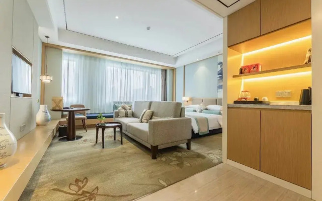 Century Runhua Hotel
