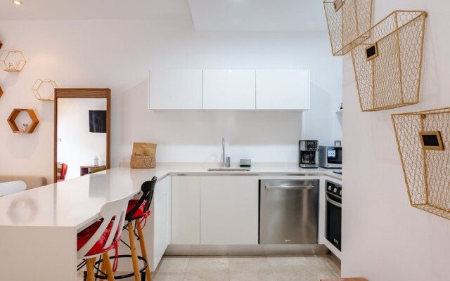 Menesse On The Beach 5 1 Bedroom Condo