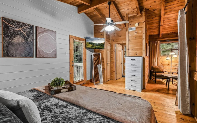 Willow Creek 2 Bedroom Cabin by RedAwning