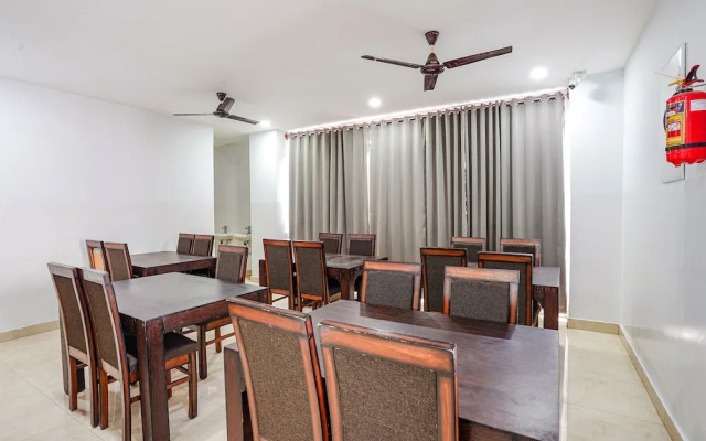 Fabhotel Rlv Green Palace