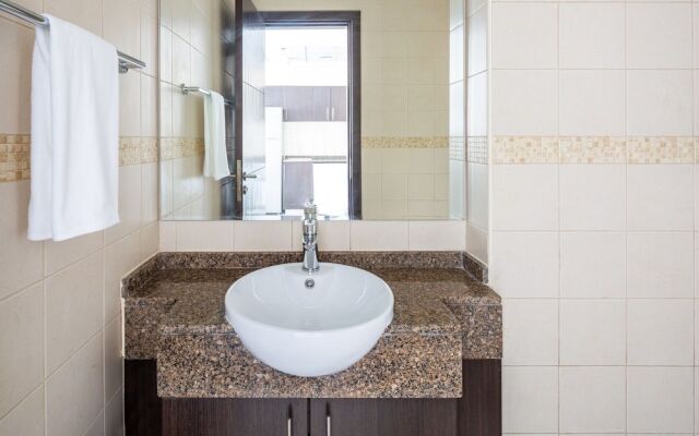 Panoramic 1BR Apartment In Dubai Marina