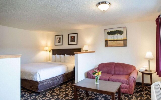 MorningGlory Inn & Suites