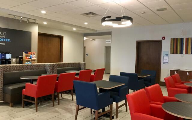 Holiday Inn Express Grand Island - Niagara Falls by IHG