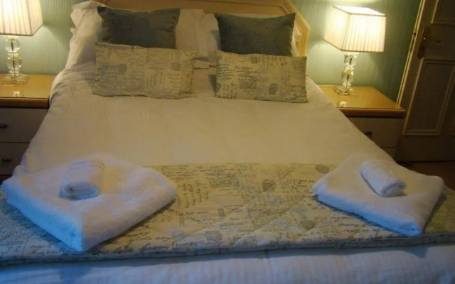 Pine Lodge Guest House