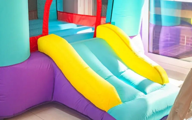 Gyeongju Jullietapoolvilla&kidspension