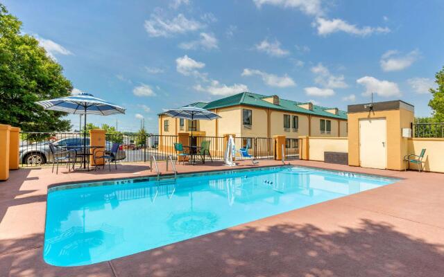 Quality Inn Auburn Campus Area I-85