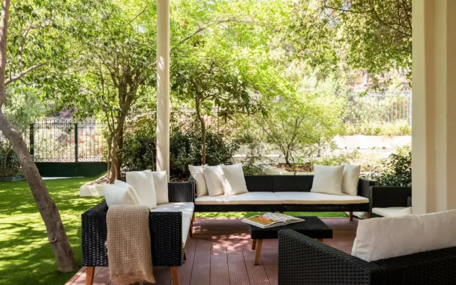 4BD Apartment With Outdoor Jacuzzi Garden