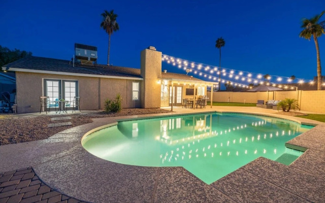 Scottsdale Sahuaro 4 Bedroom Home by RedAwning