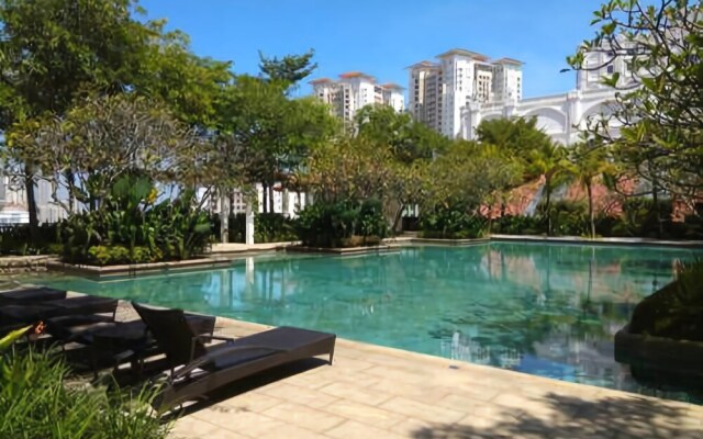 One BR Apartment Straits Quay Penang