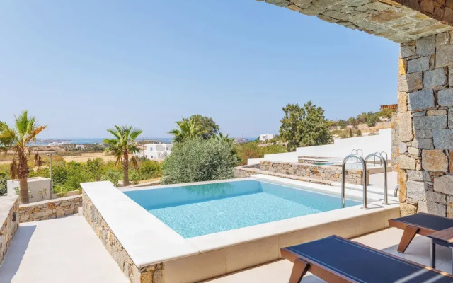 Kouros Blanc Resort & Suites