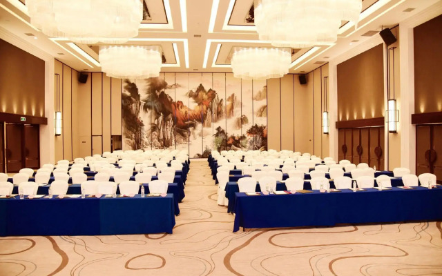 Kande Grand Land Hotel
