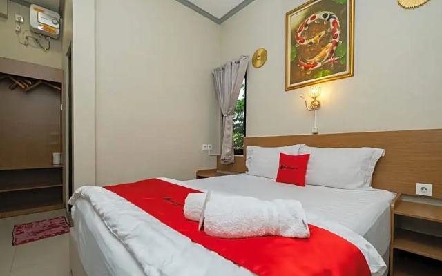 RedDoorz near Kampung Inggris Pare