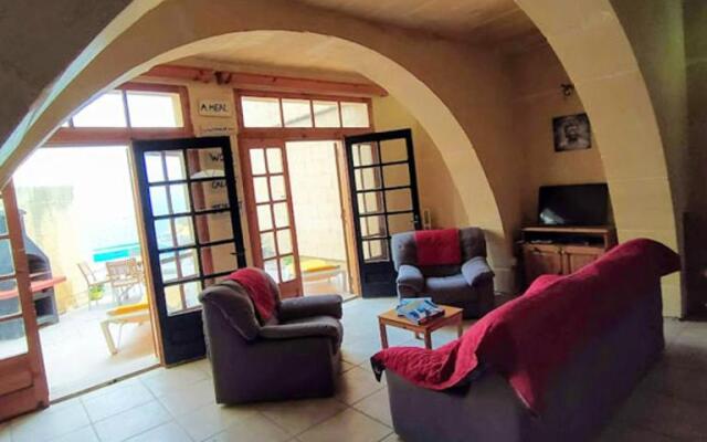 3 bedrooms villa with private pool and wifi at Qala