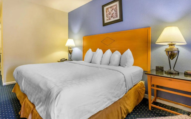 Quality Inn Lebanon Valley