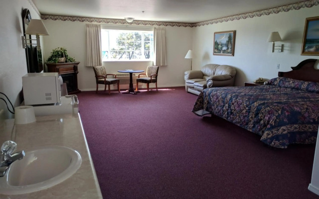 Lighthouse Inn