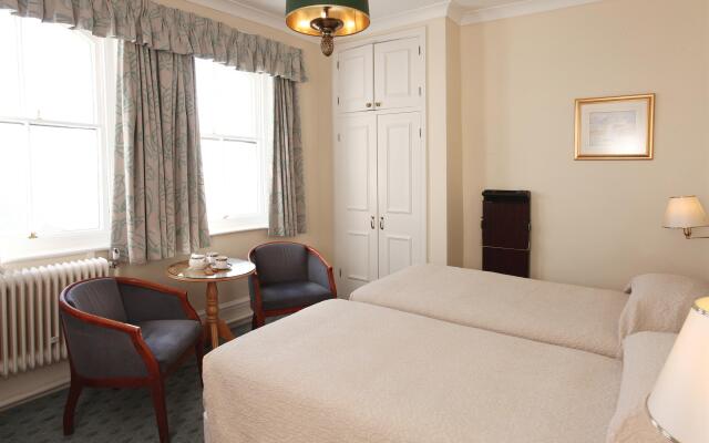 Clifton Hotel