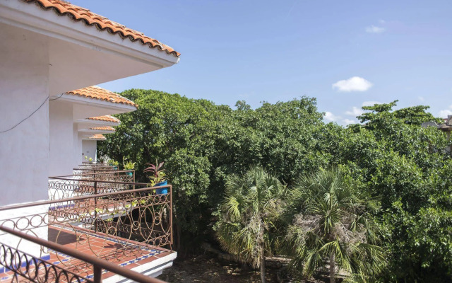 Maya Del Centro - Adults Only