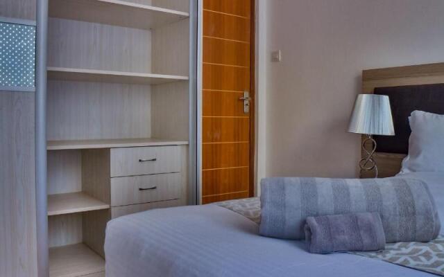 Edmor Residences - Riverside