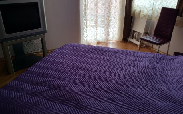 House Rezvaya with rooms for rent