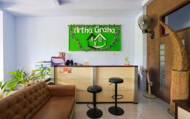 OYO 2453 Artha Graha Vip