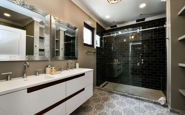 Newly Remodeled 5-bedroom 5-bath in Tierra del Sol!