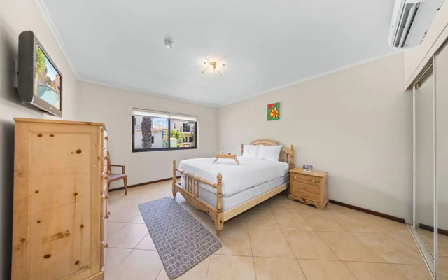 Gold Coast 4br4 5BA Villa w Privatepool Gym