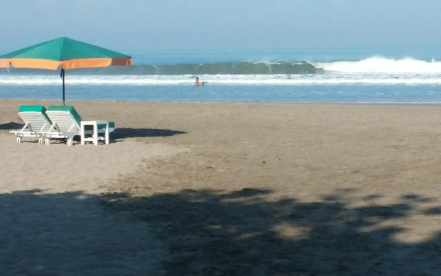 Puri Naga Beachfront Cottages