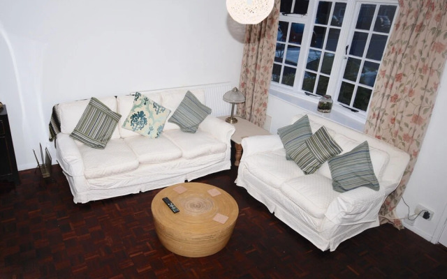 Stylish Central House Next To Warwick Castle