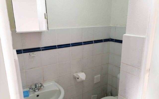 Boathouse Bed and Biscuit - Lower Deck