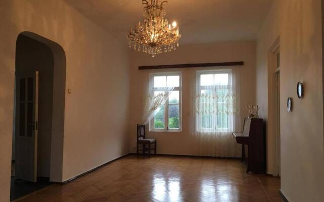 House Ana Kalandadze 31