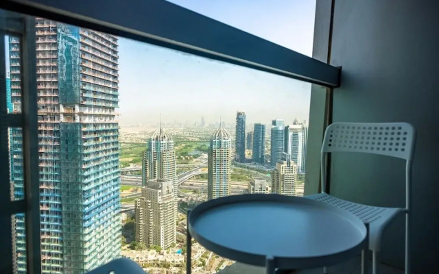 Bravoway Cayan Tower in Dubai Marina