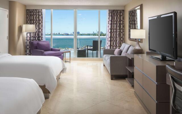 DoubleTree by Hilton Grand Hotel Biscayne Bay