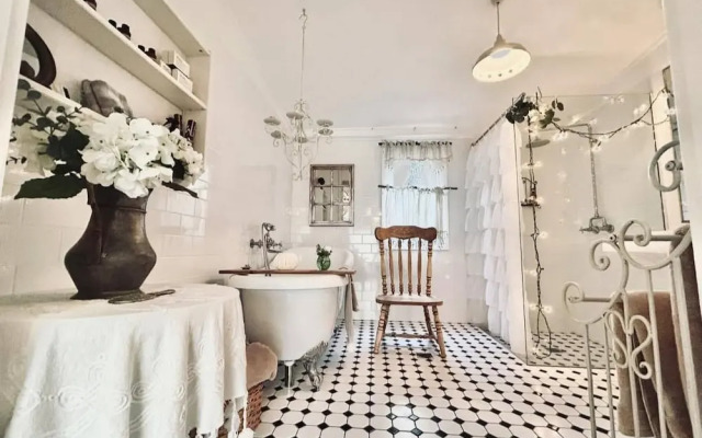 The Old Bakery in Historic Kangaroo Valley Village