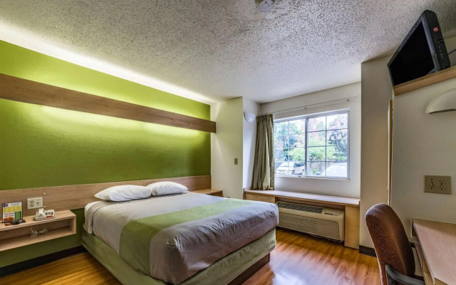 Motel 6 Charlotte, NC - University