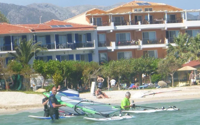 Nefeli Wind Club Apartments