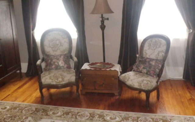 Butterfly Mansion Bed & Breakfast - No Pets Allowed