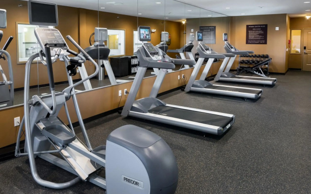 ClubHouse Hotel & Suites - Fargo